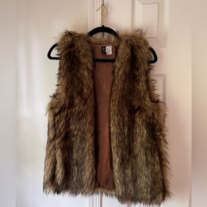 H&M size 8 faux fur vest